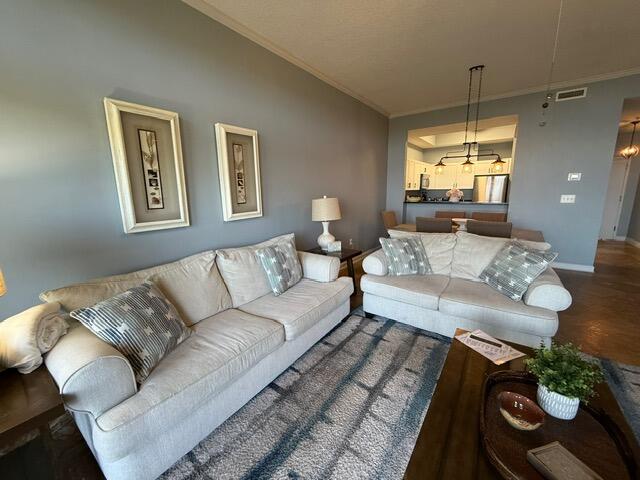 SUMMIT AT TOPS'L (THE) - Residential Lease