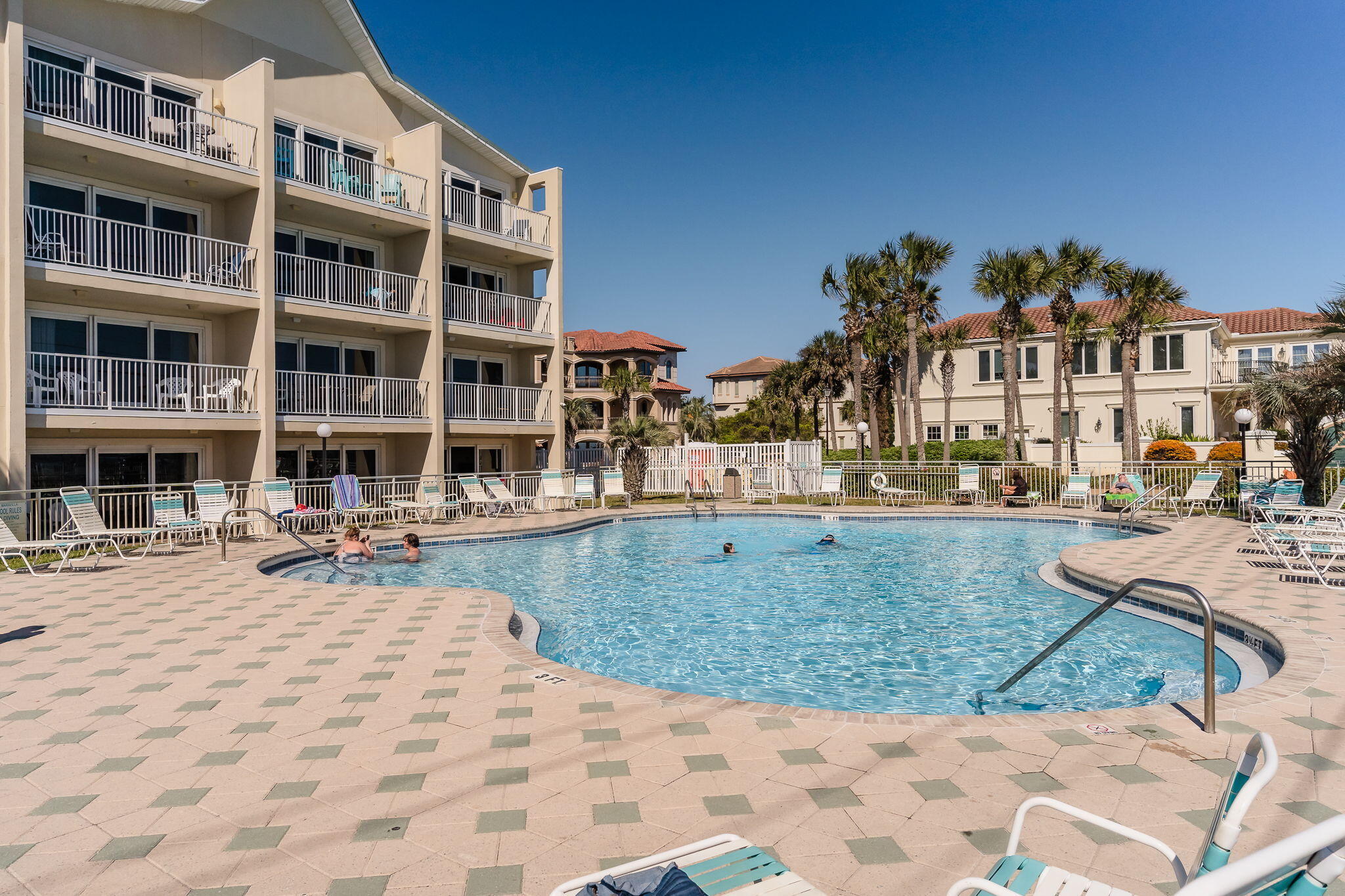MARAVILLA CONDO 1 - Residential