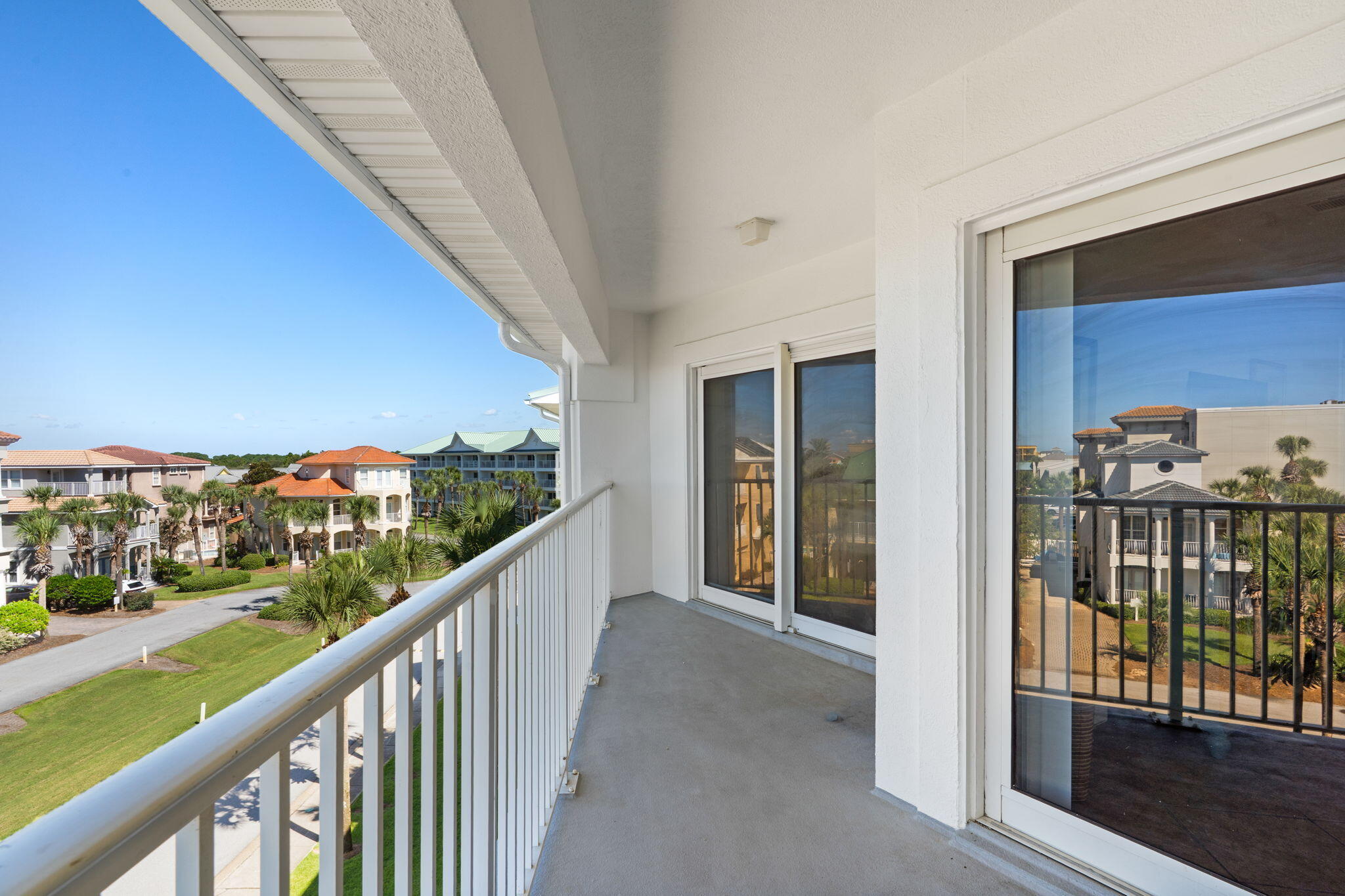 MARAVILLA CONDO 1 - Residential