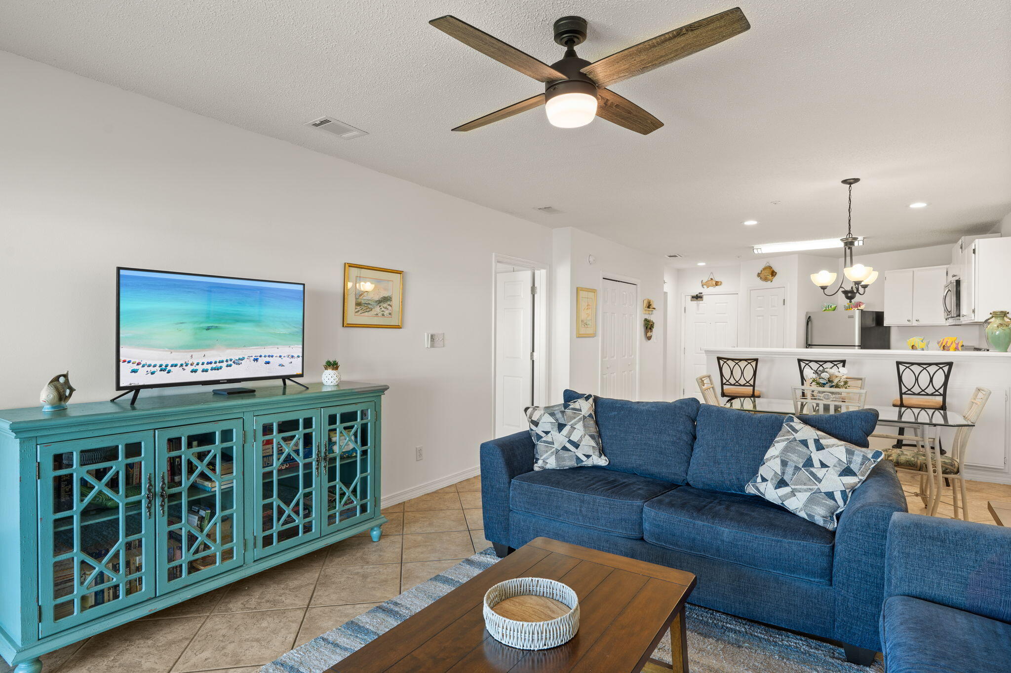 MARAVILLA CONDO 1 - Residential