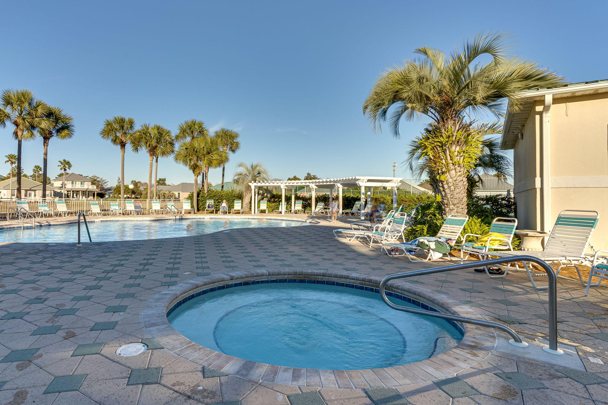 MARAVILLA CONDO 1 - Residential