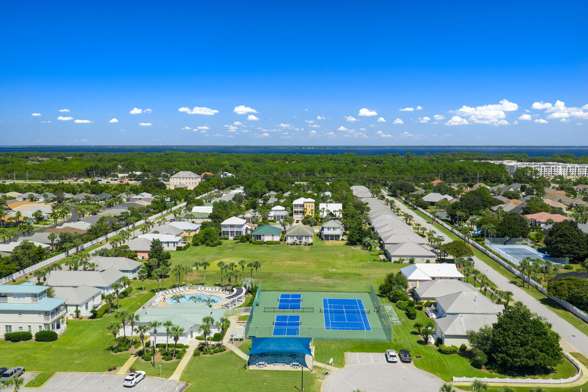 MARAVILLA CONDO 1 - Residential