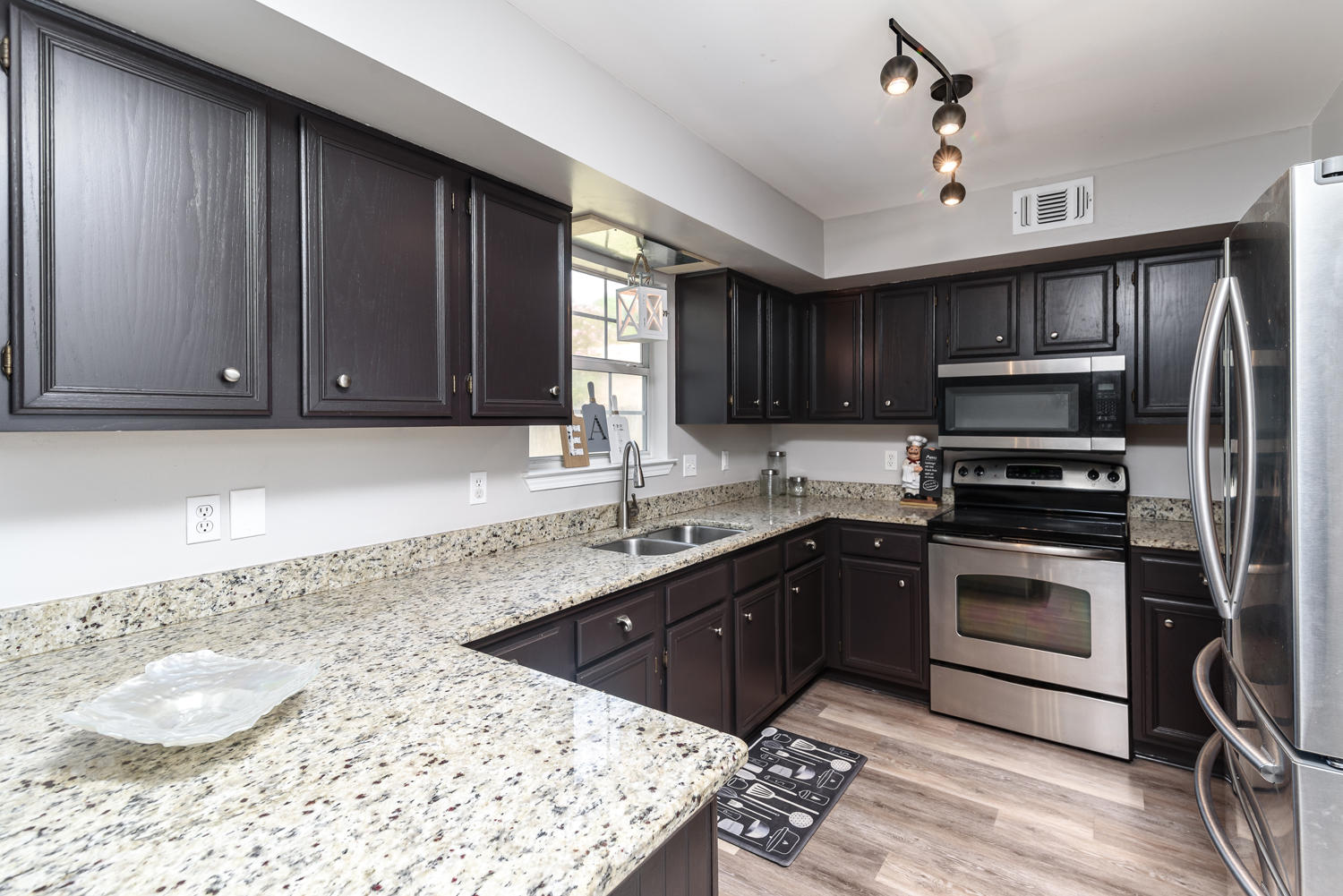 EMERALD ESTATES - Residential