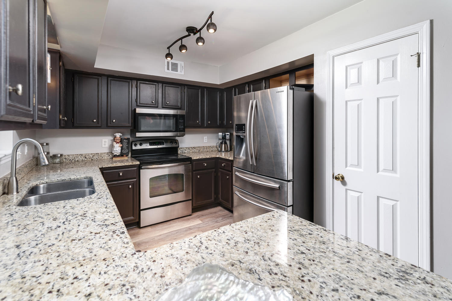 EMERALD ESTATES - Residential