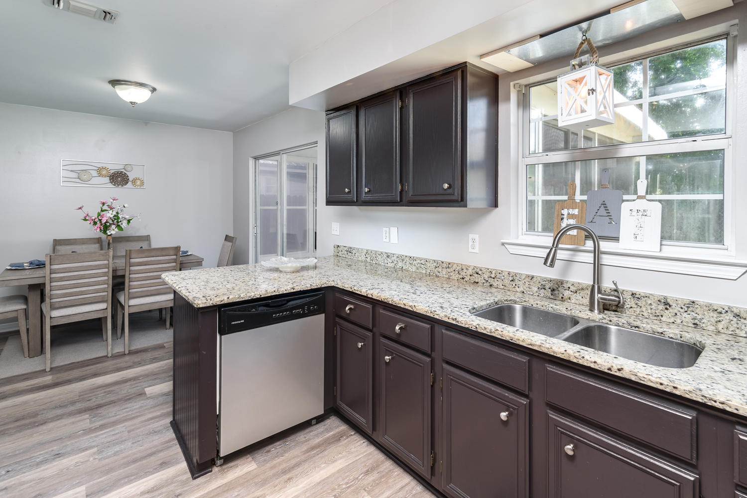 EMERALD ESTATES - Residential