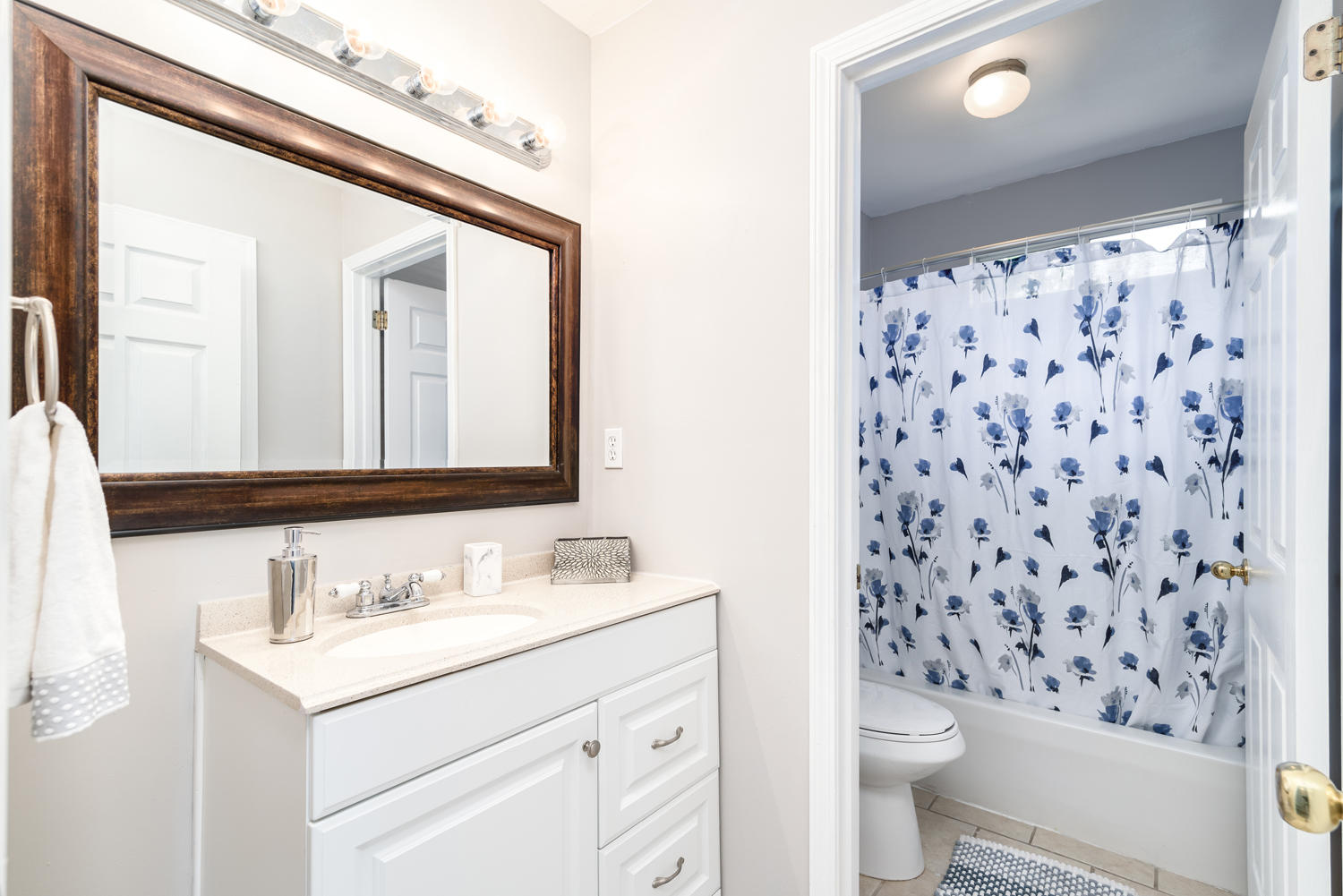 EMERALD ESTATES - Residential