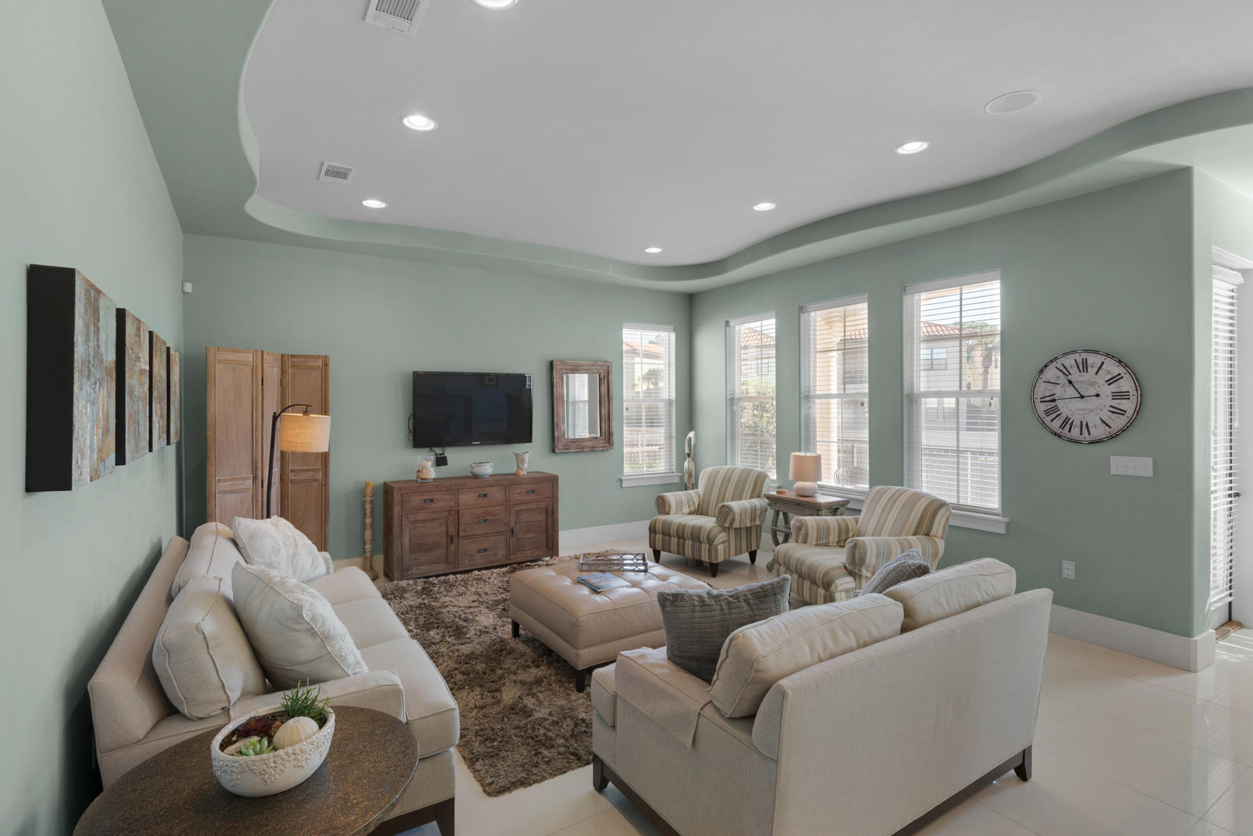 VILLA LAGO - Residential