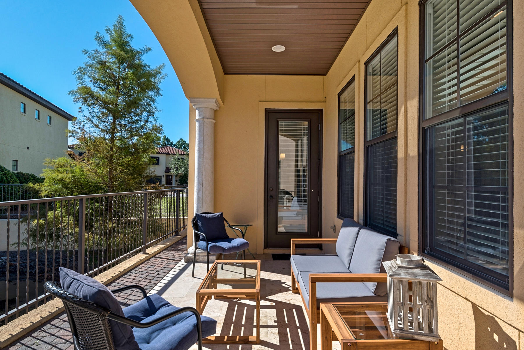 VILLA LAGO - Residential