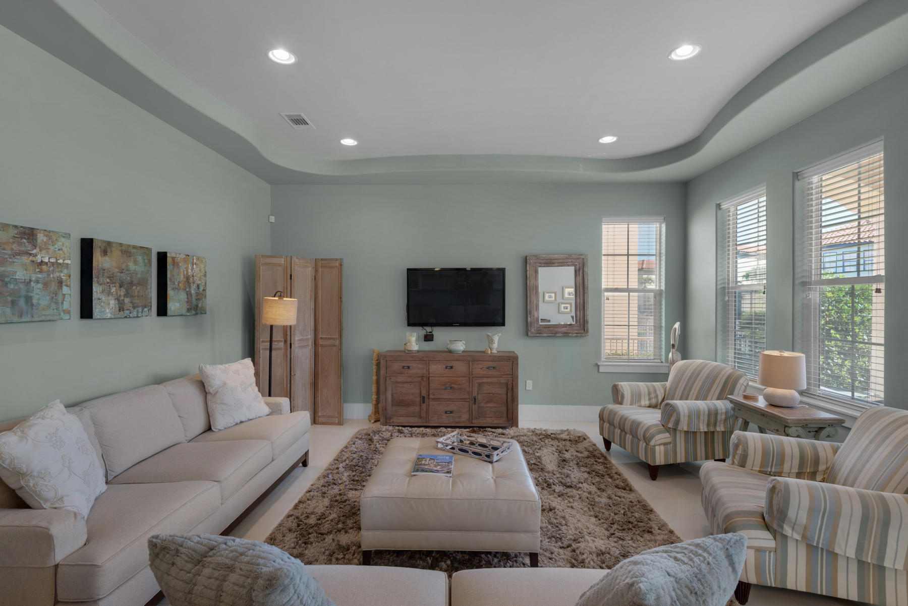 VILLA LAGO - Residential