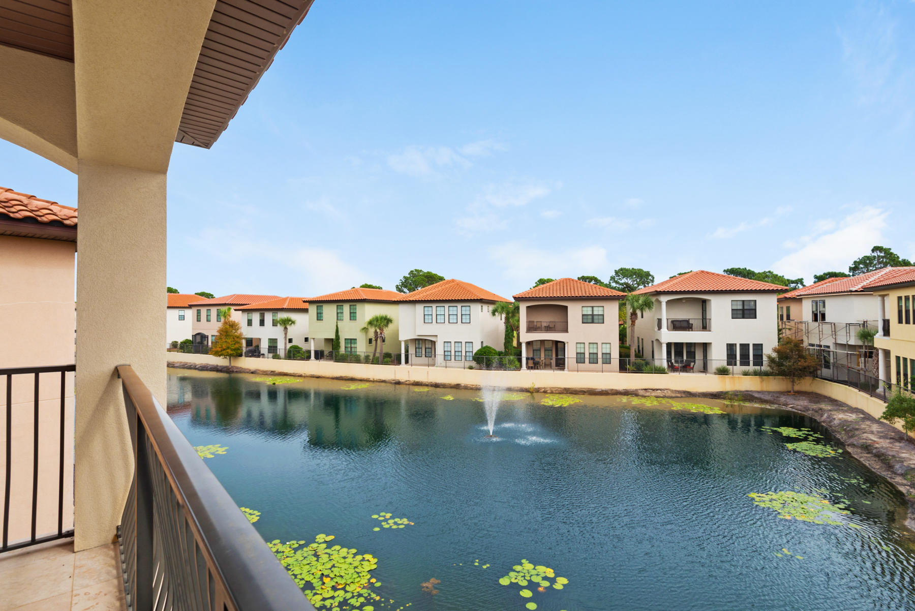 VILLA LAGO - Residential