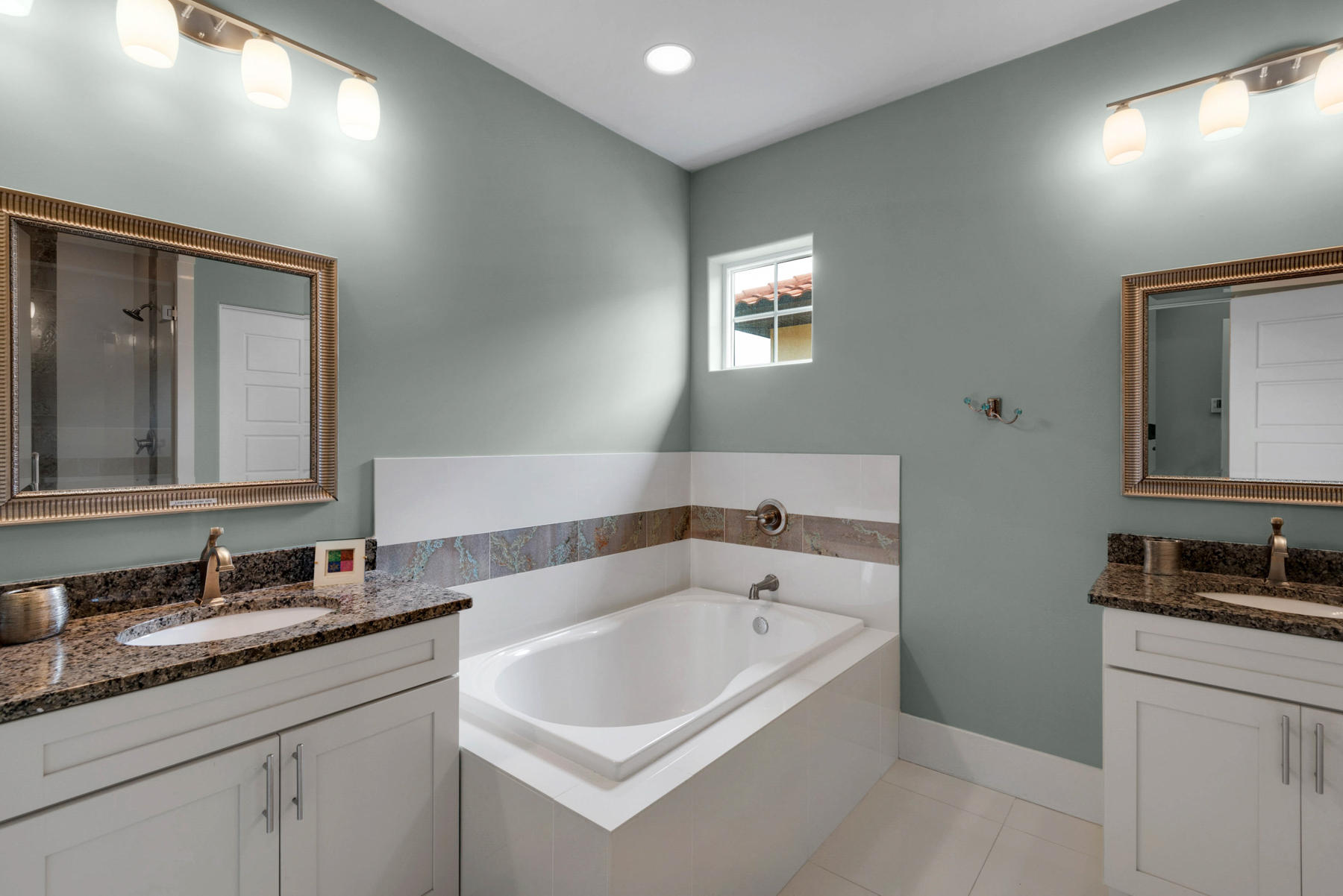 VILLA LAGO - Residential