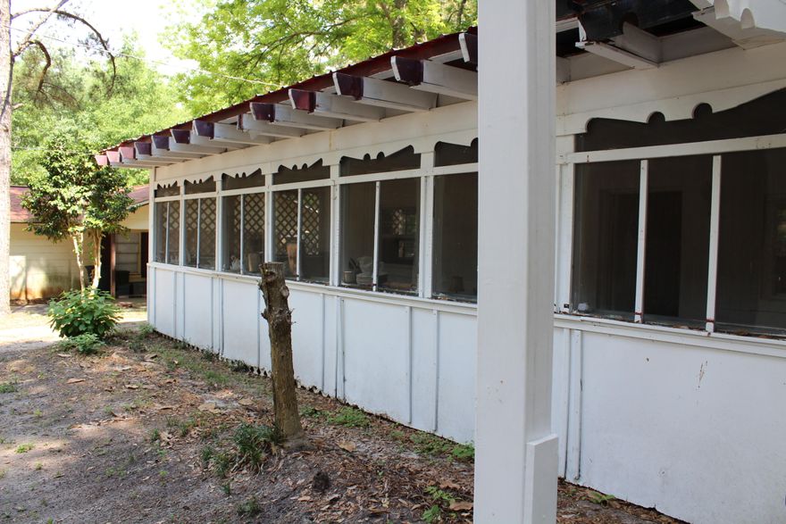 MOTIVATED SELLER! Traditional Block Home! Great fixer-upper or investment property just one block from Choctawhatchee Bay. Located on just over 1/3 of an acre this home has 3 bedrooms and 3 bathrooms with approximately 2000 square feet. There is so much potential in this home and property. There is a 30x23 workshop/detached garage. It is conveniently located to Bluewater Bay and Freeport! Come see today! Bring your offer!