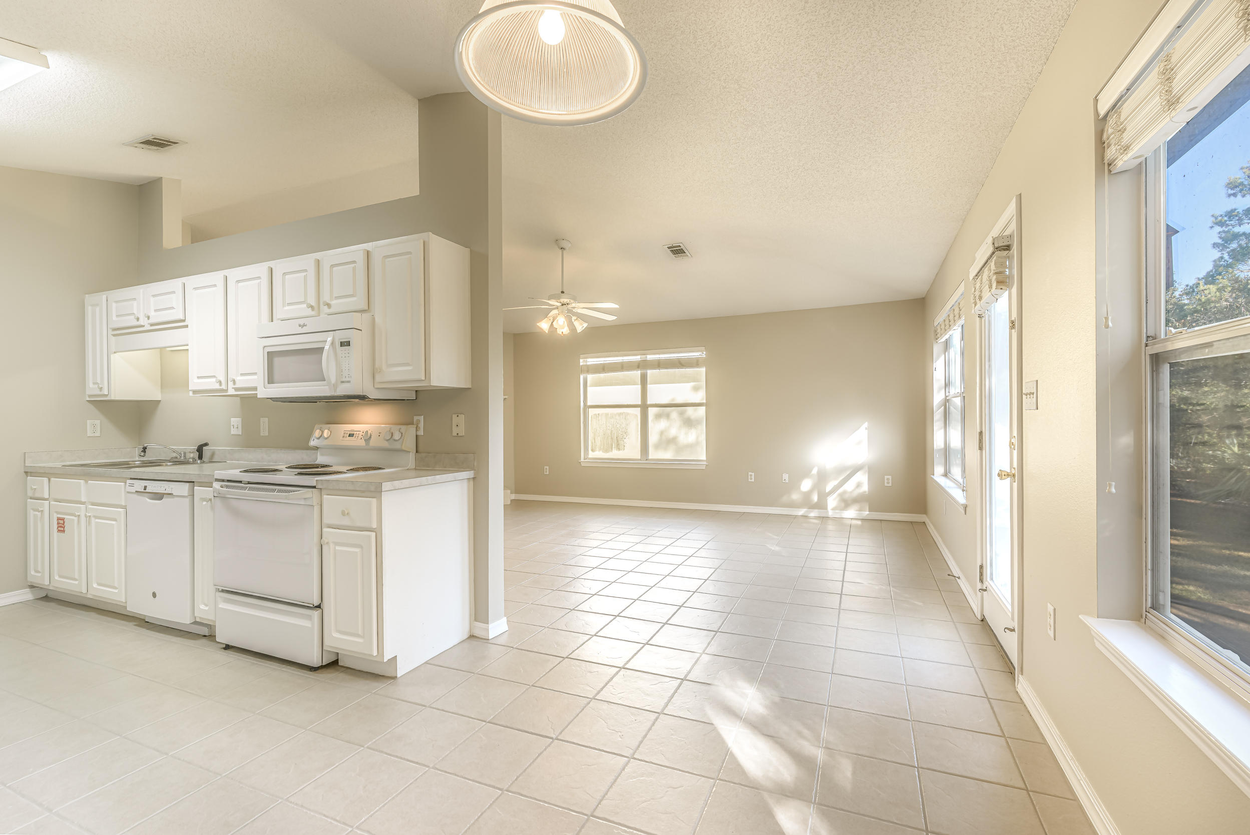 MARAVILLA COTTAGES - Residential