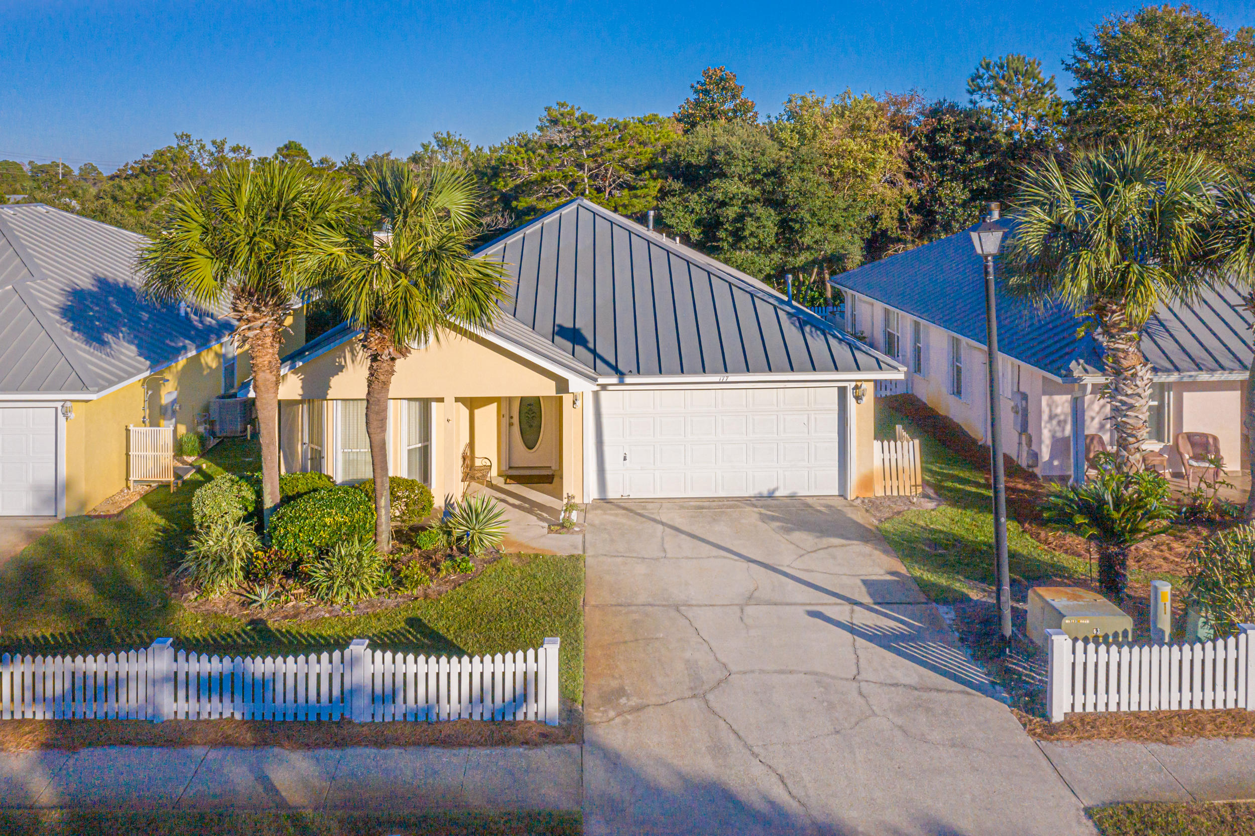 MARAVILLA COTTAGES - Residential