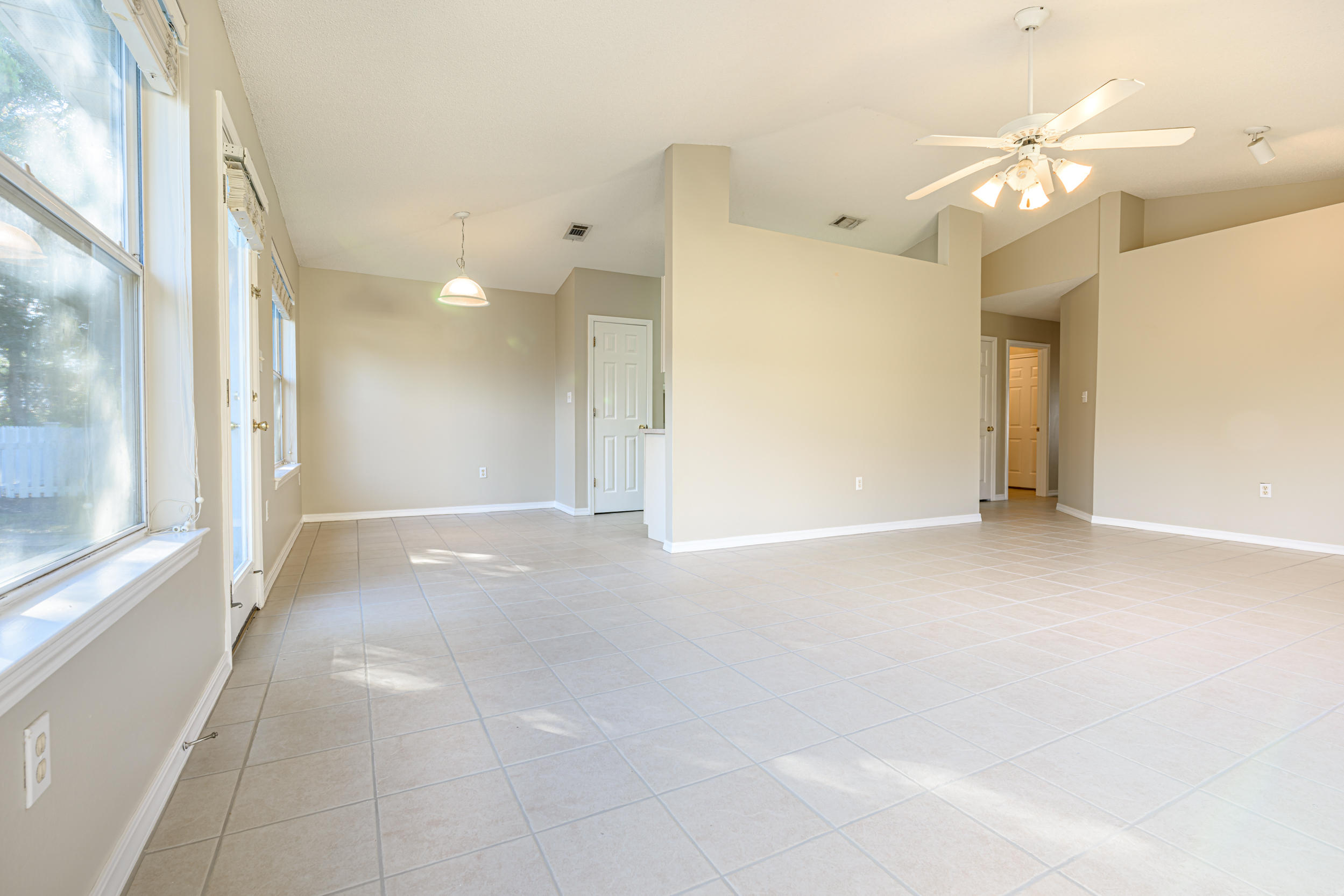 MARAVILLA COTTAGES - Residential