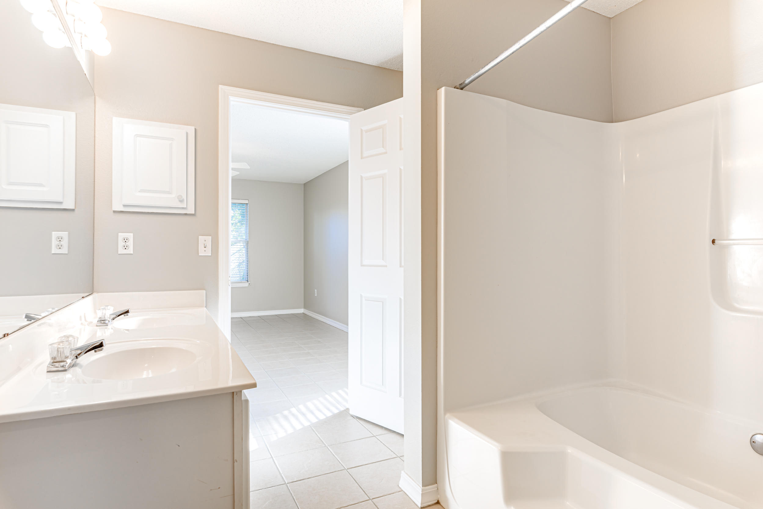 MARAVILLA COTTAGES - Residential