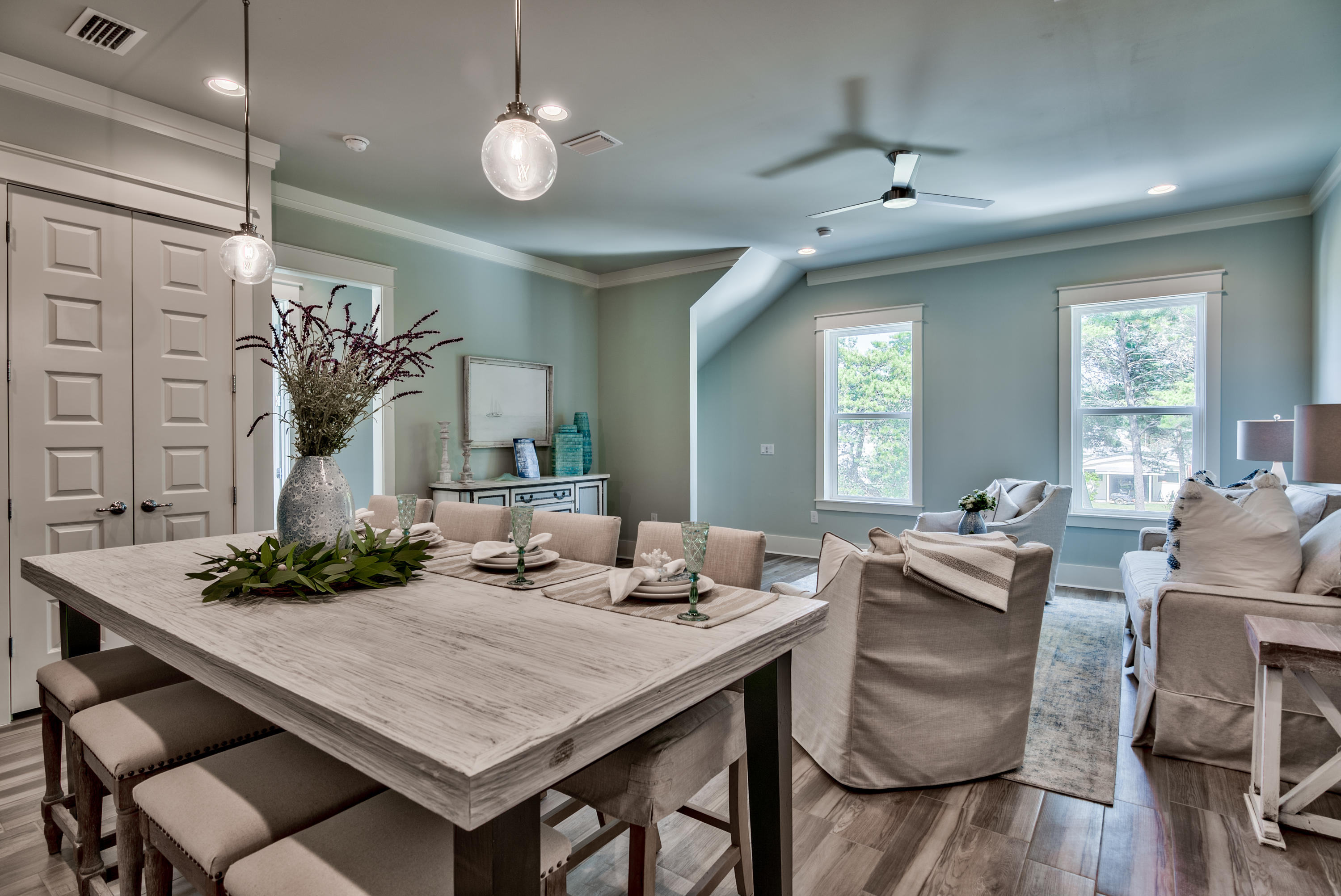 HIDDEN PALMS - Residential