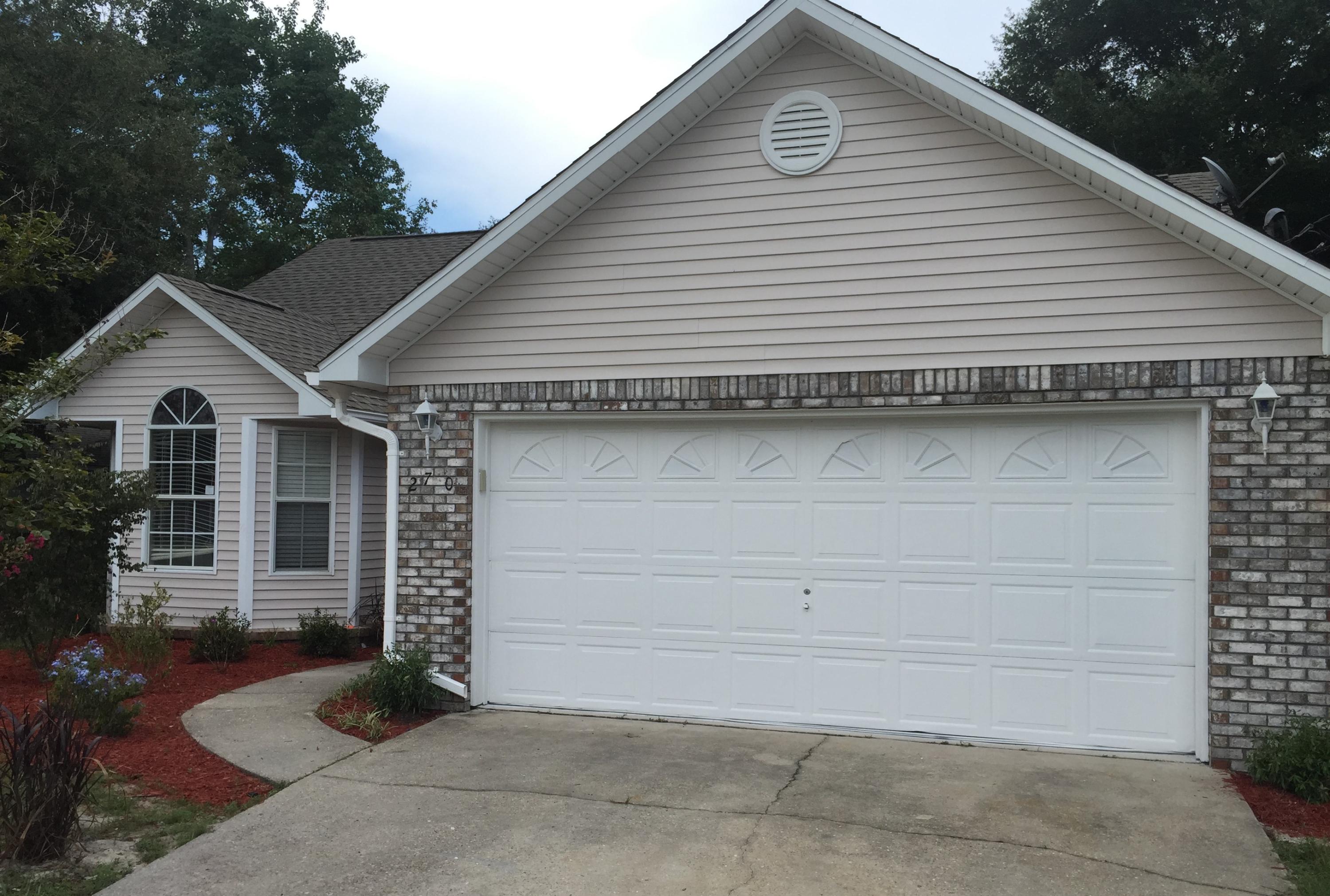 COUNTRY BREEZE ESTATES - Residential