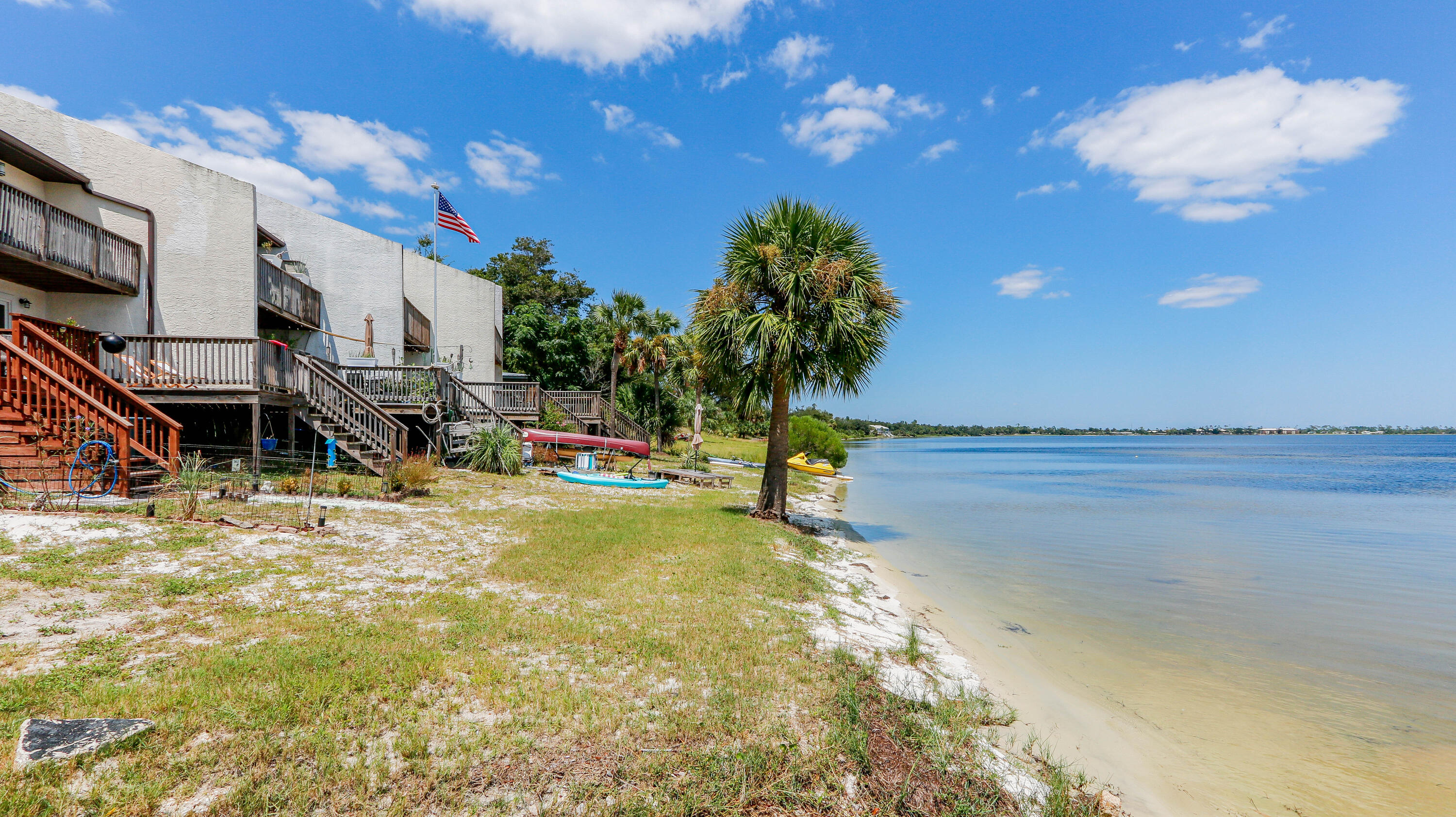 OAK SHORE VILLAS - Residential