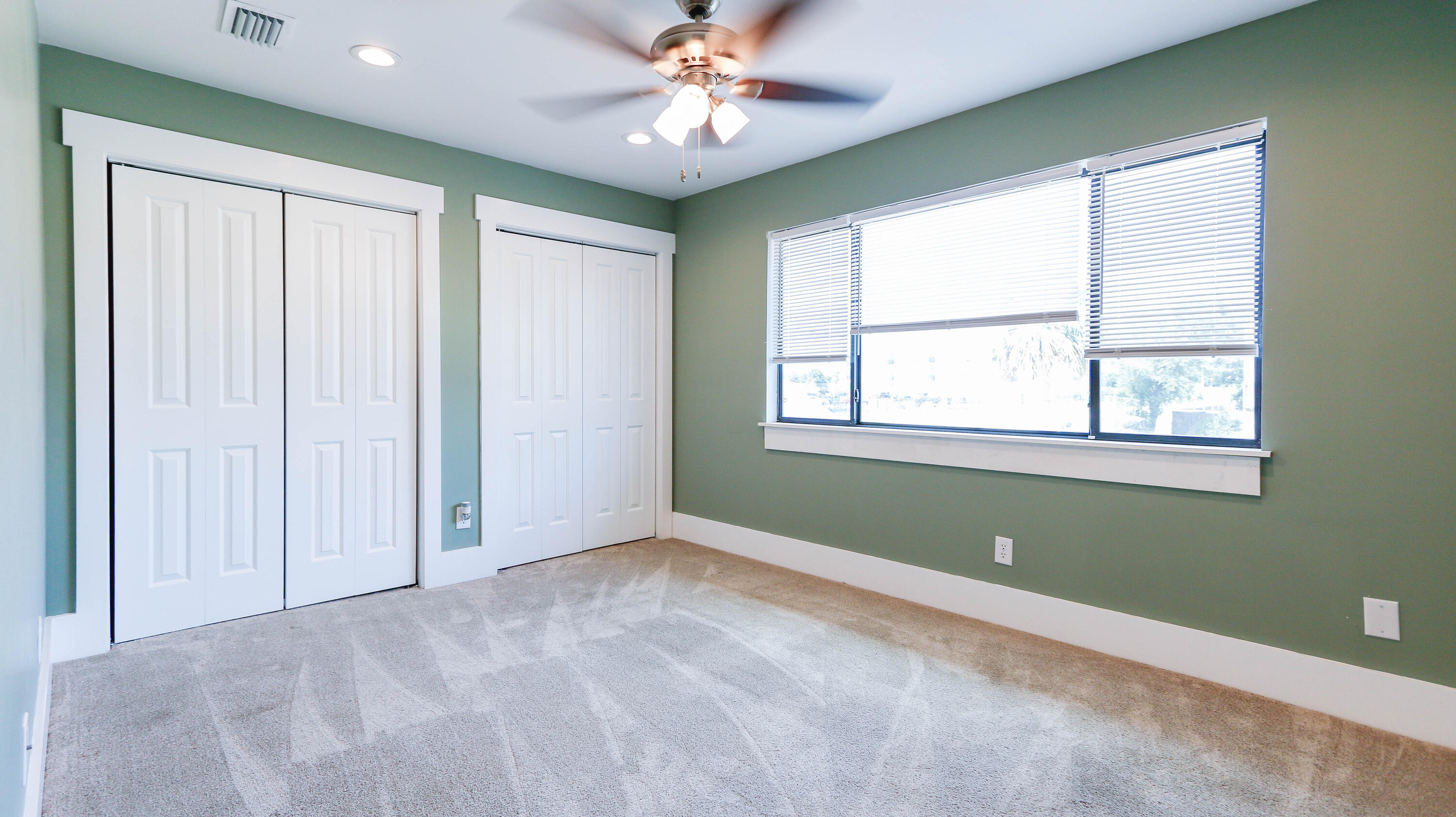 OAK SHORE VILLAS - Residential