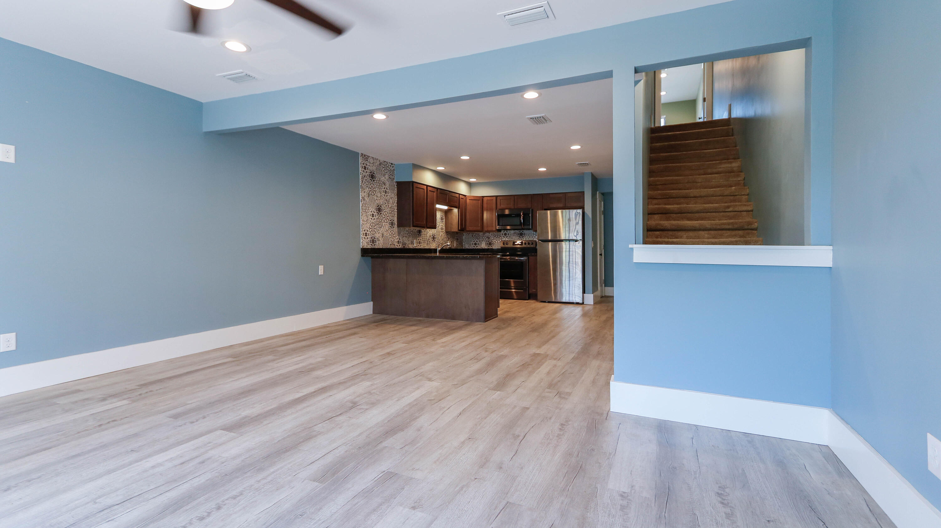 OAK SHORE VILLAS - Residential