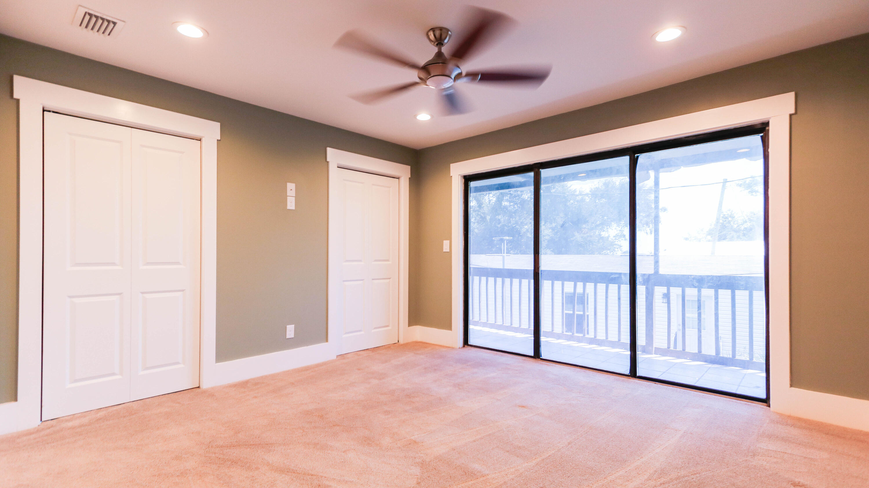 OAK SHORE VILLAS - Residential