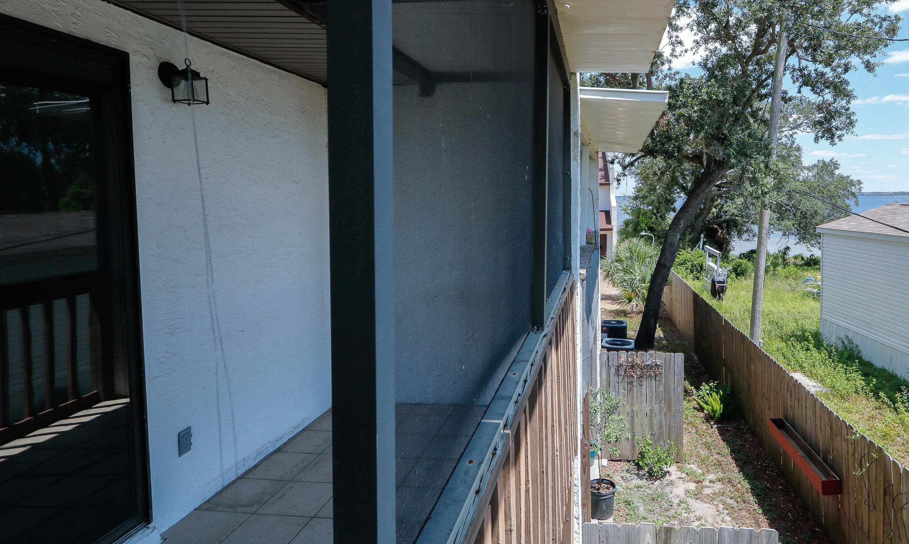 OAK SHORE VILLAS - Residential