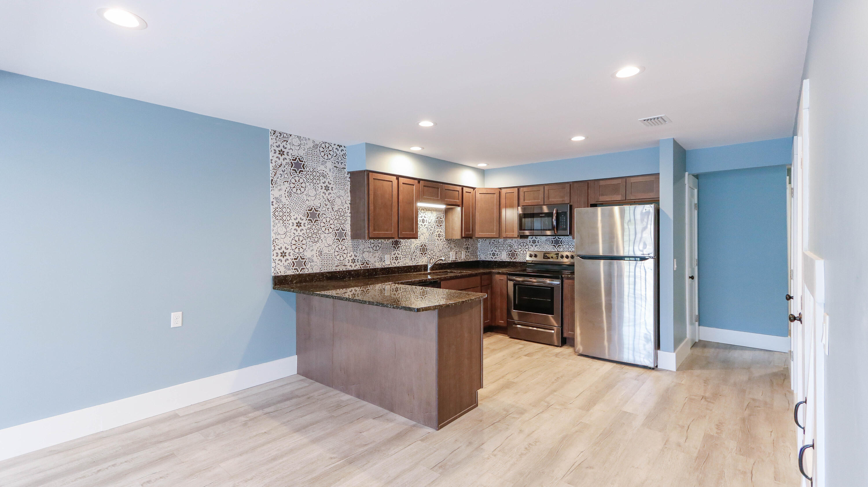 OAK SHORE VILLAS - Residential