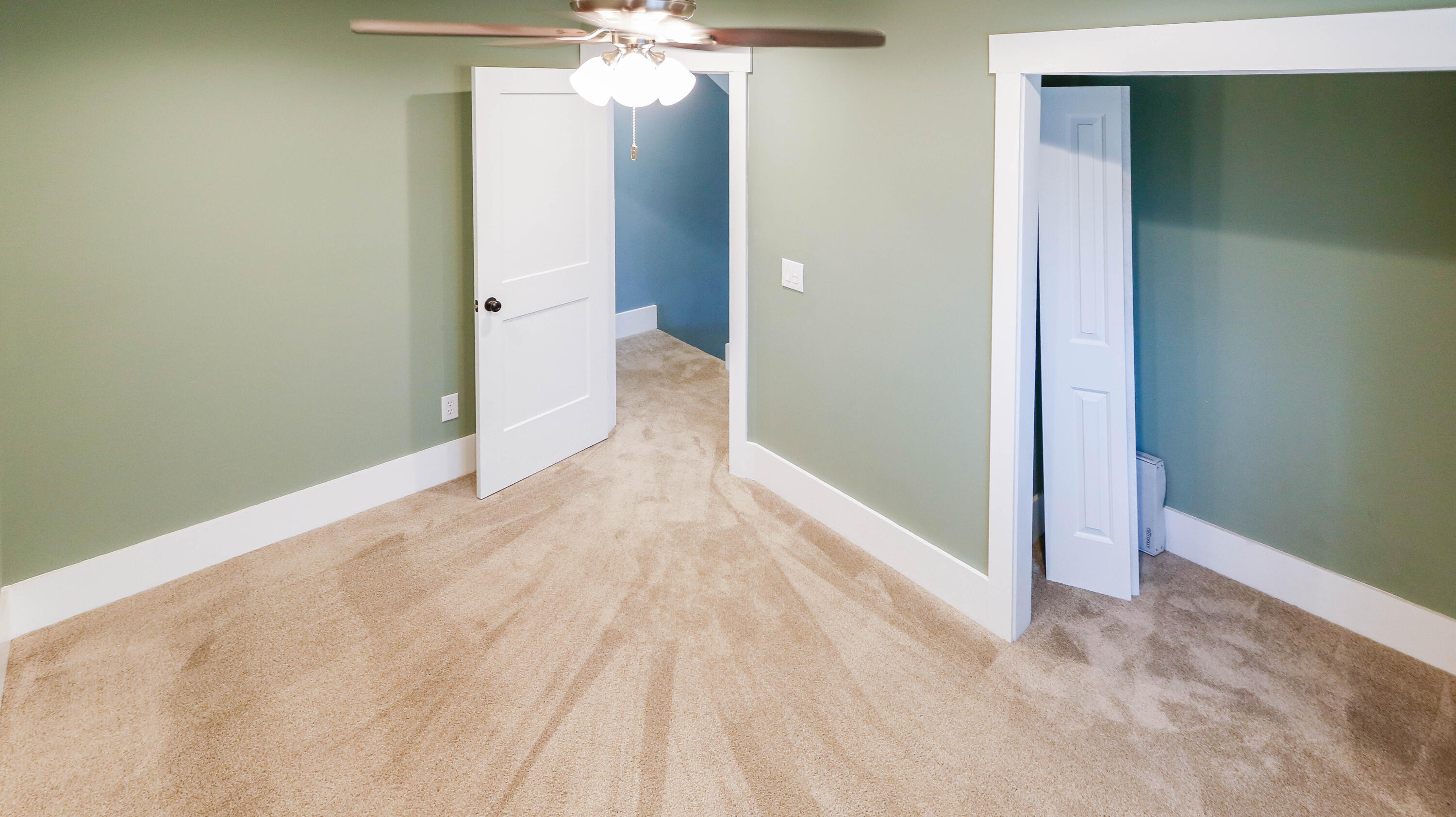 OAK SHORE VILLAS - Residential