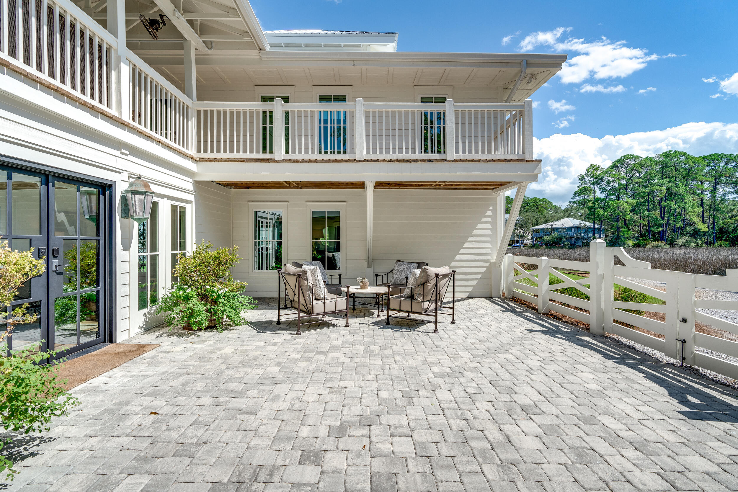 BAY PINES - Residential