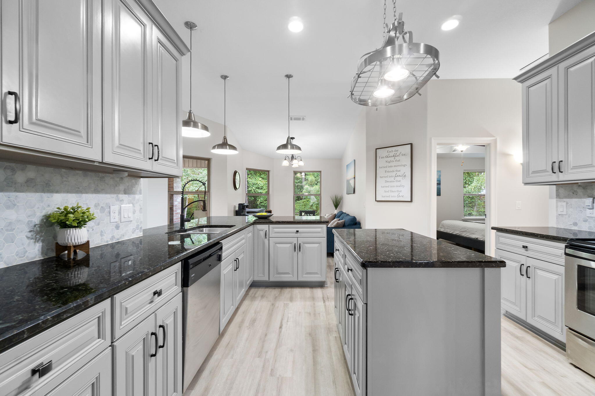 HOLLEY BY THE SEA - Residential