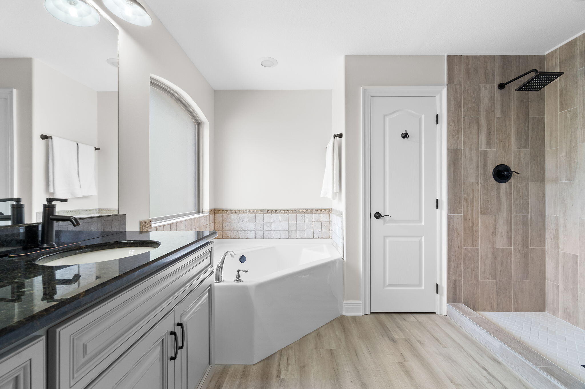 HOLLEY BY THE SEA - Residential