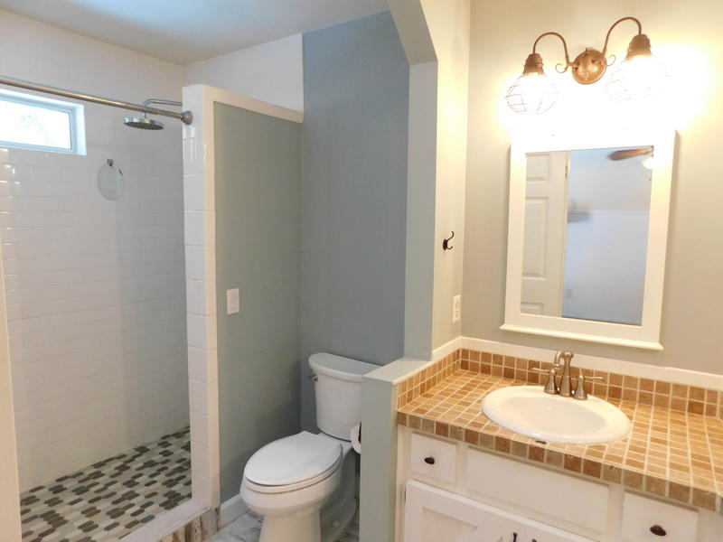 COLLEGE OAKS - Residential