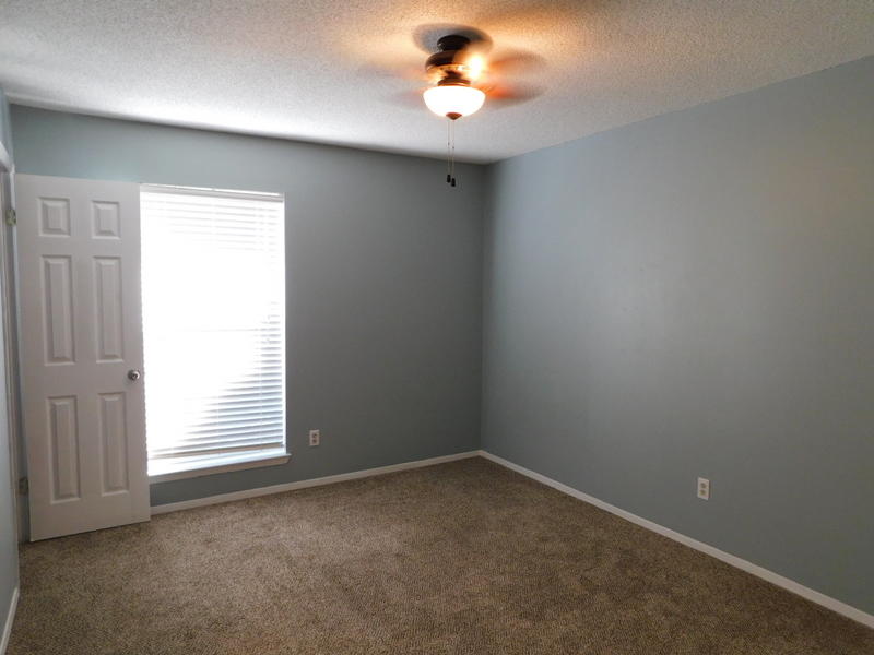 COLLEGE OAKS - Residential