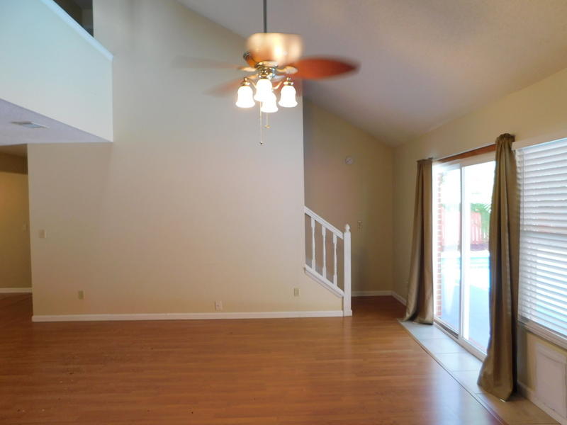 COLLEGE OAKS - Residential