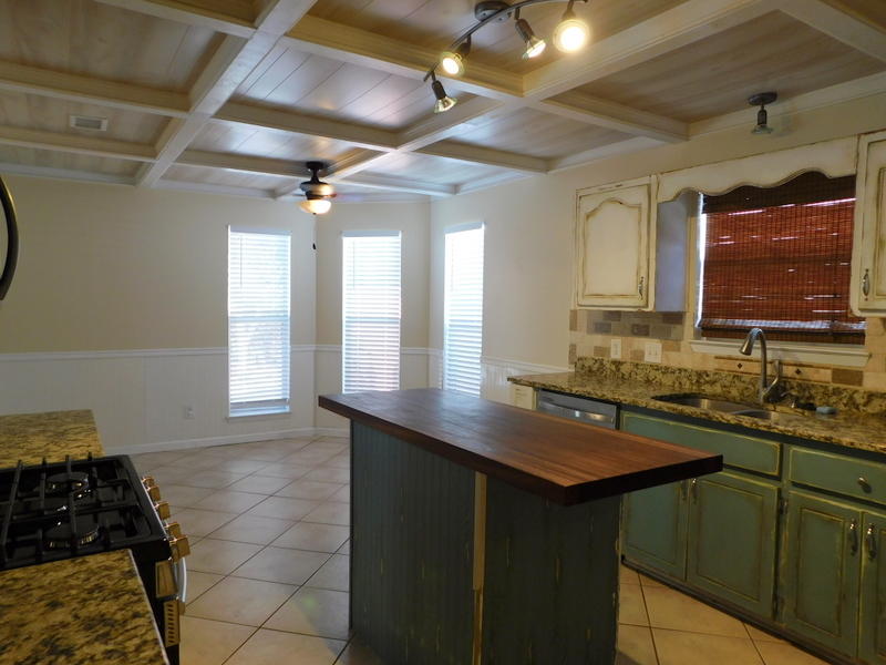 COLLEGE OAKS - Residential