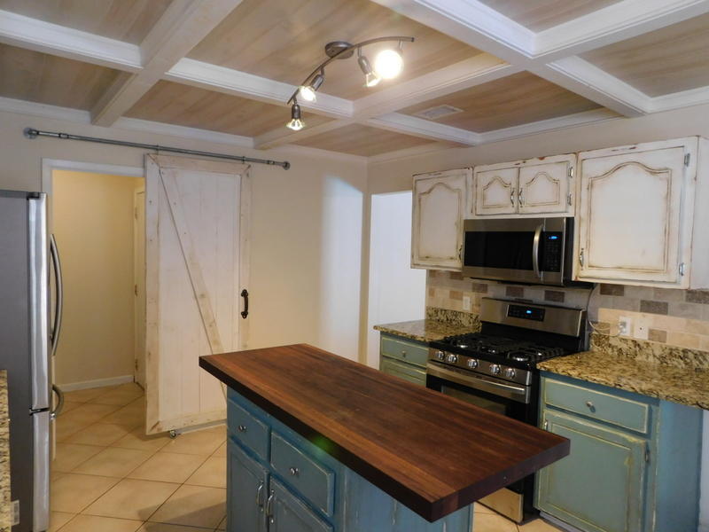 COLLEGE OAKS - Residential