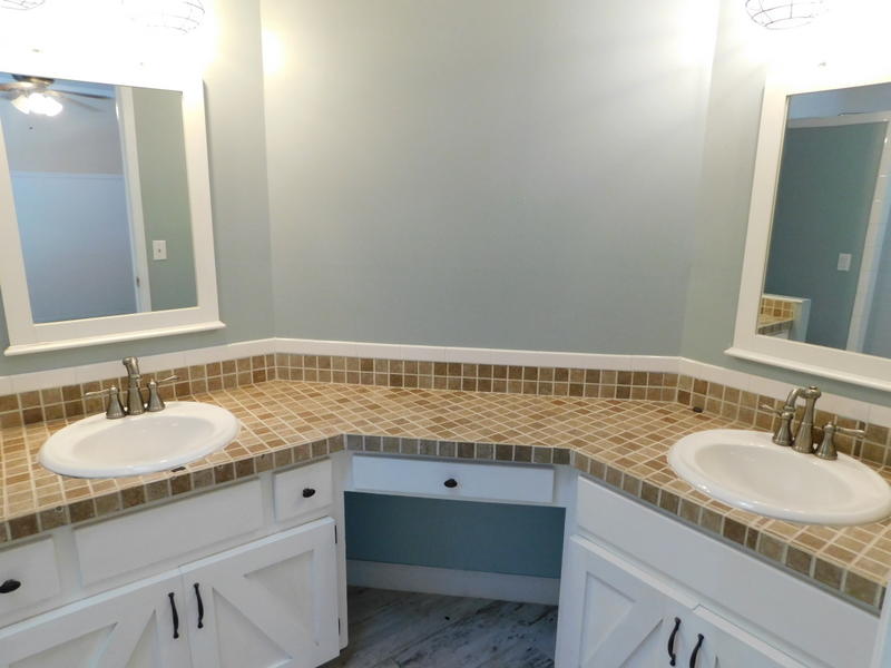 COLLEGE OAKS - Residential