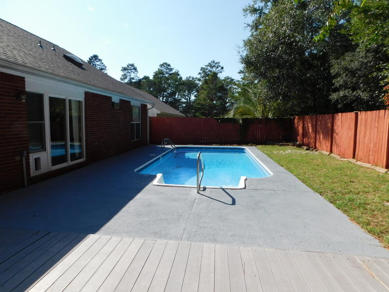 COLLEGE OAKS - Residential