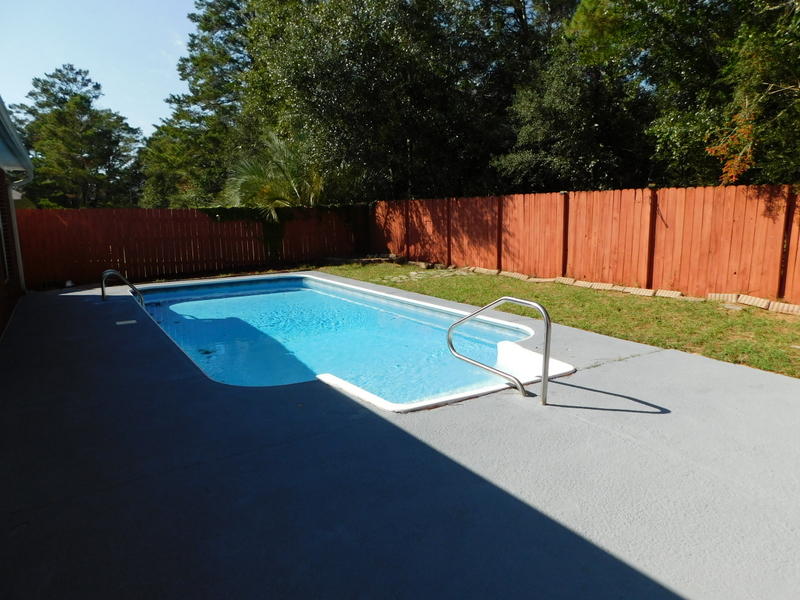 COLLEGE OAKS - Residential