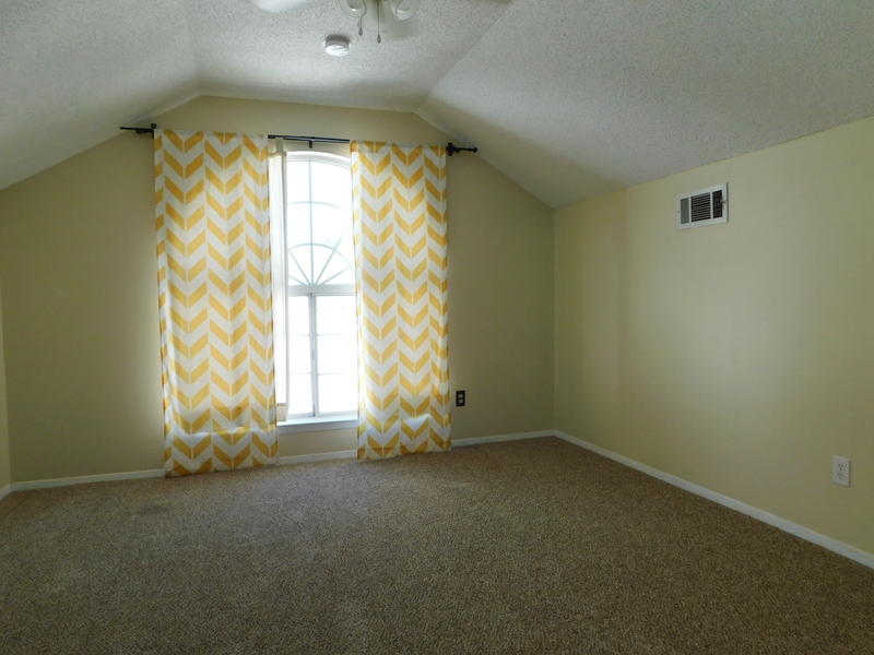 COLLEGE OAKS - Residential