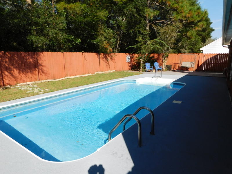 COLLEGE OAKS - Residential