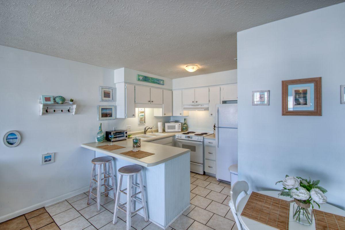 SOUTHWIND 3 CONDO - Residential