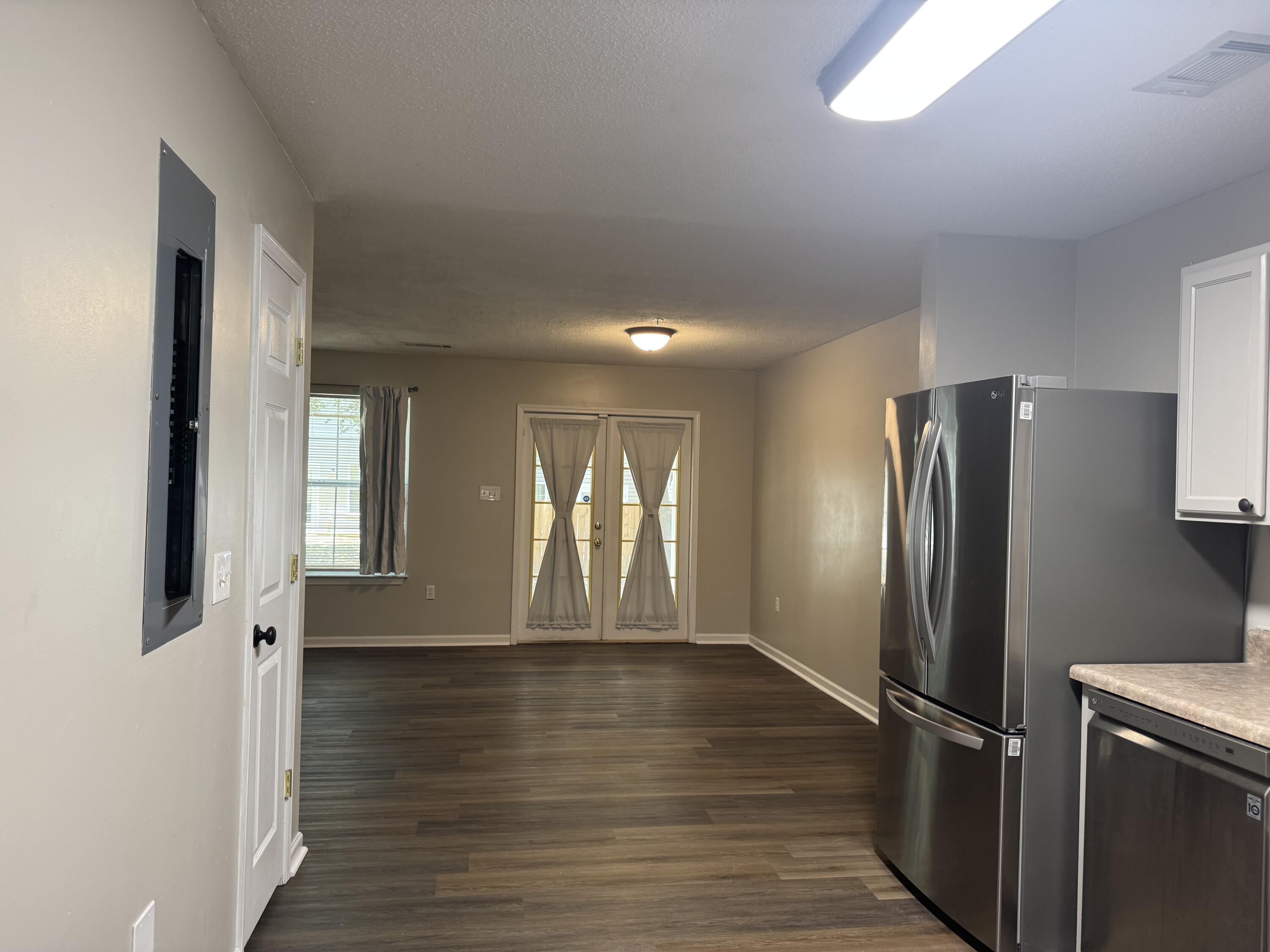 ROLLING PINES - Residential Lease