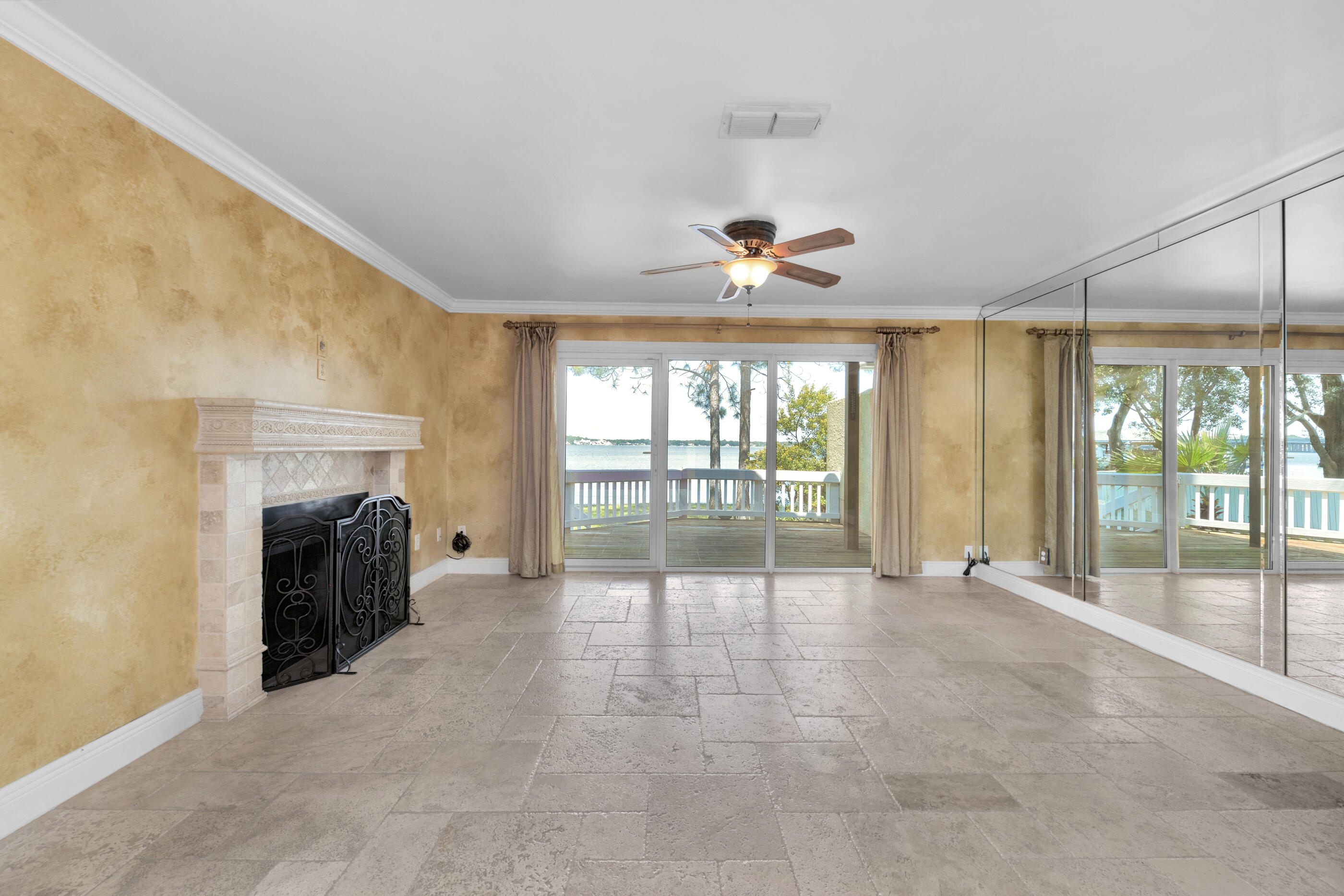 GARNIERS CAY T/H - Residential