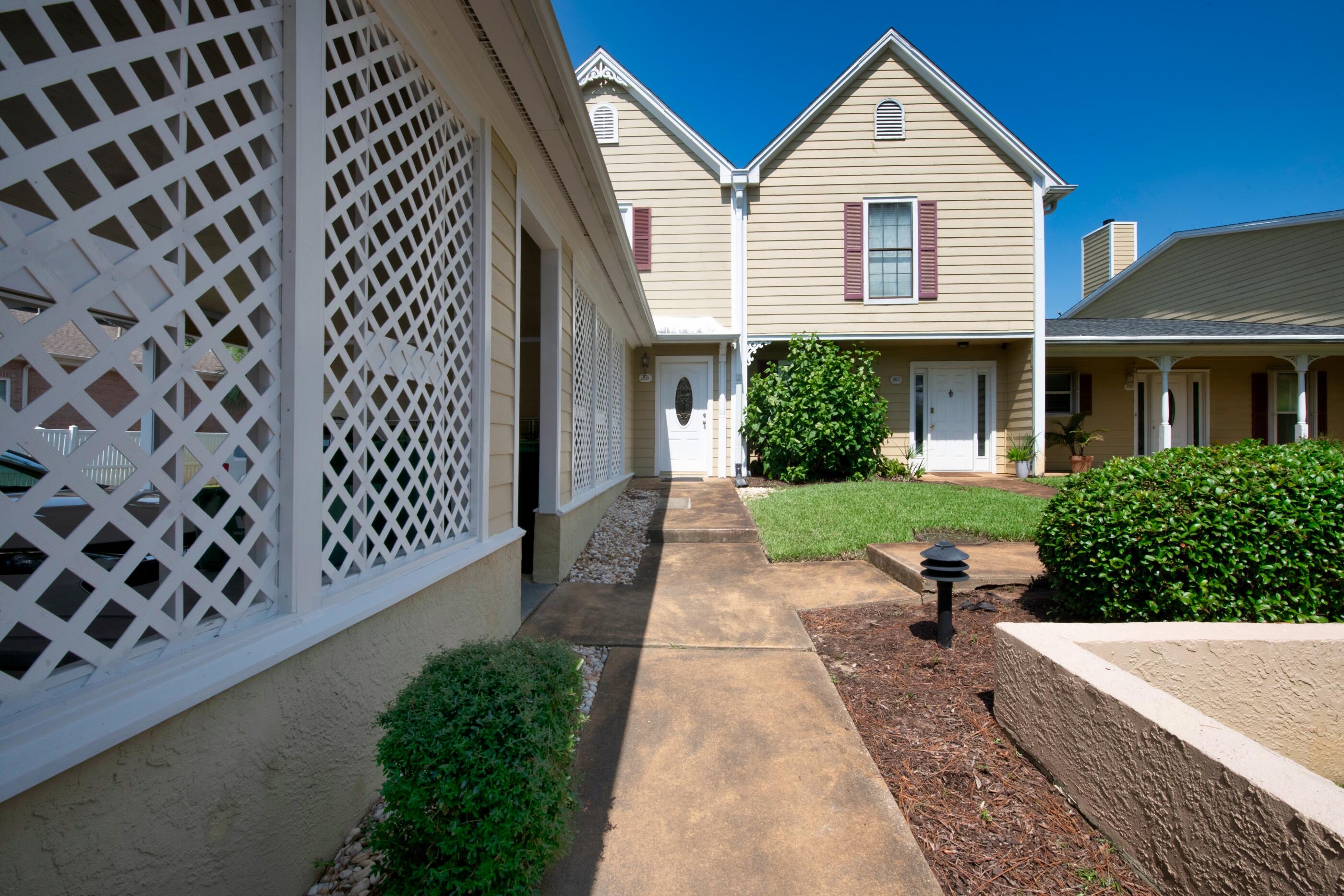 GARNIERS CAY T/H - Residential