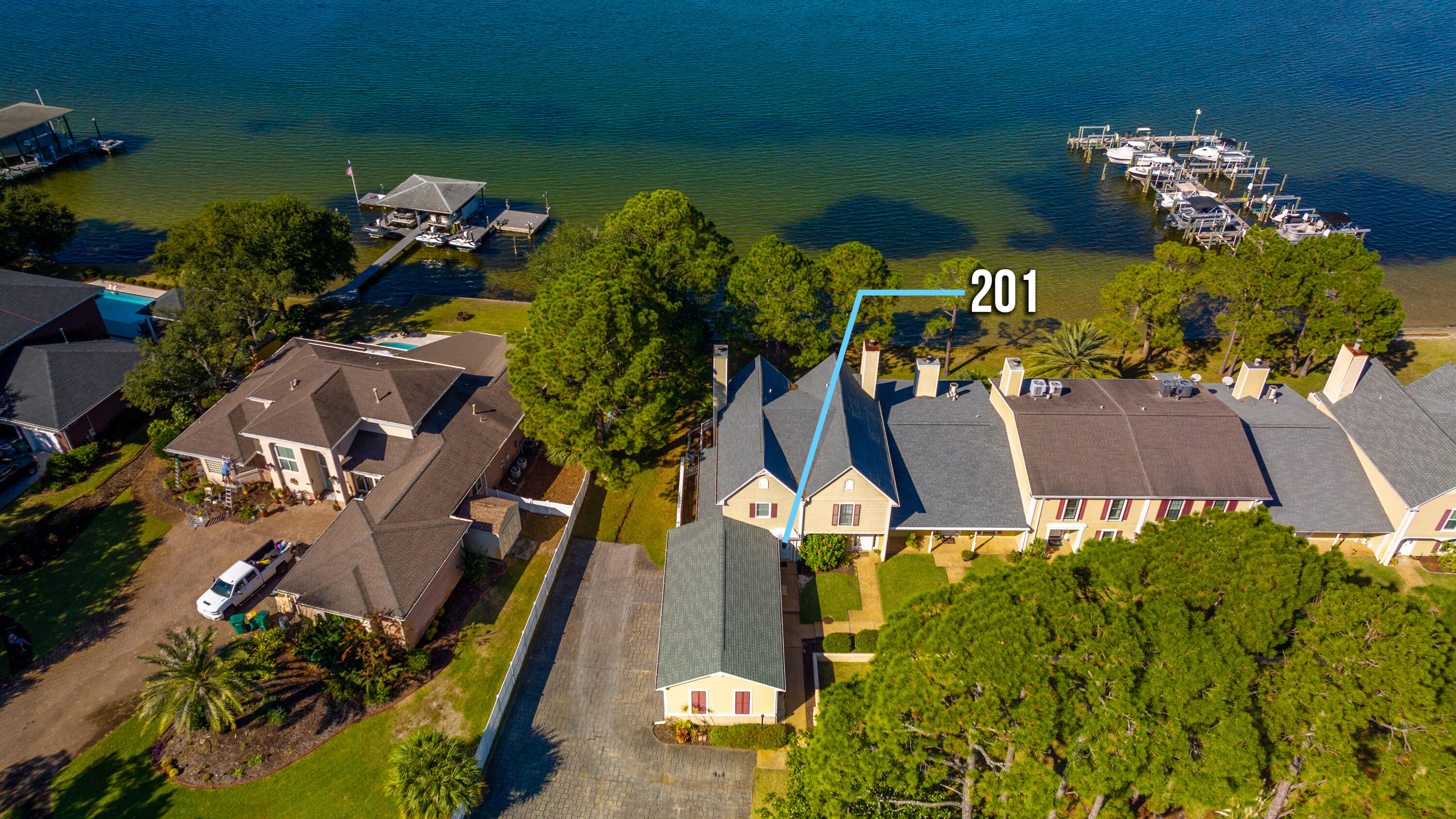 GARNIERS CAY T/H - Residential