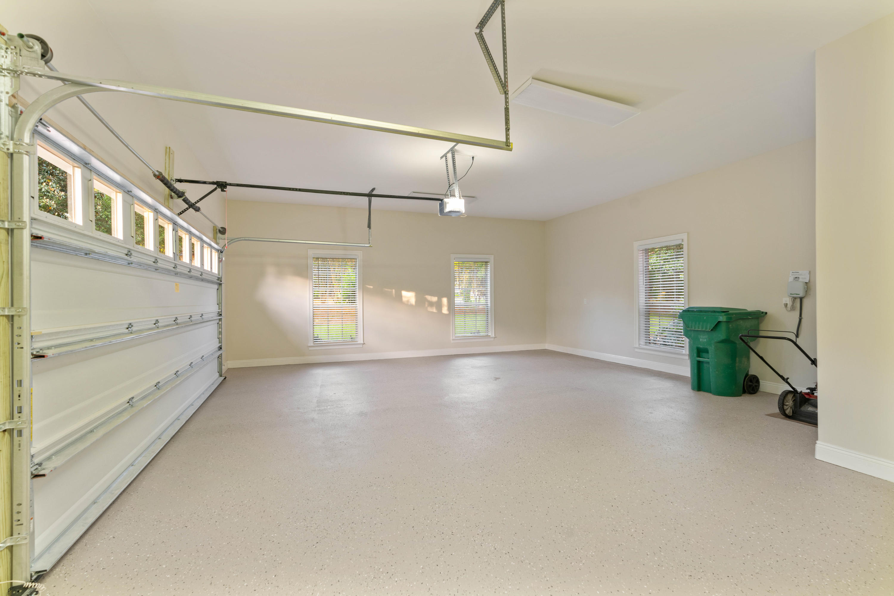 MAGNOLIA LAKE S/D AT BLUEWATER BAY - Residential