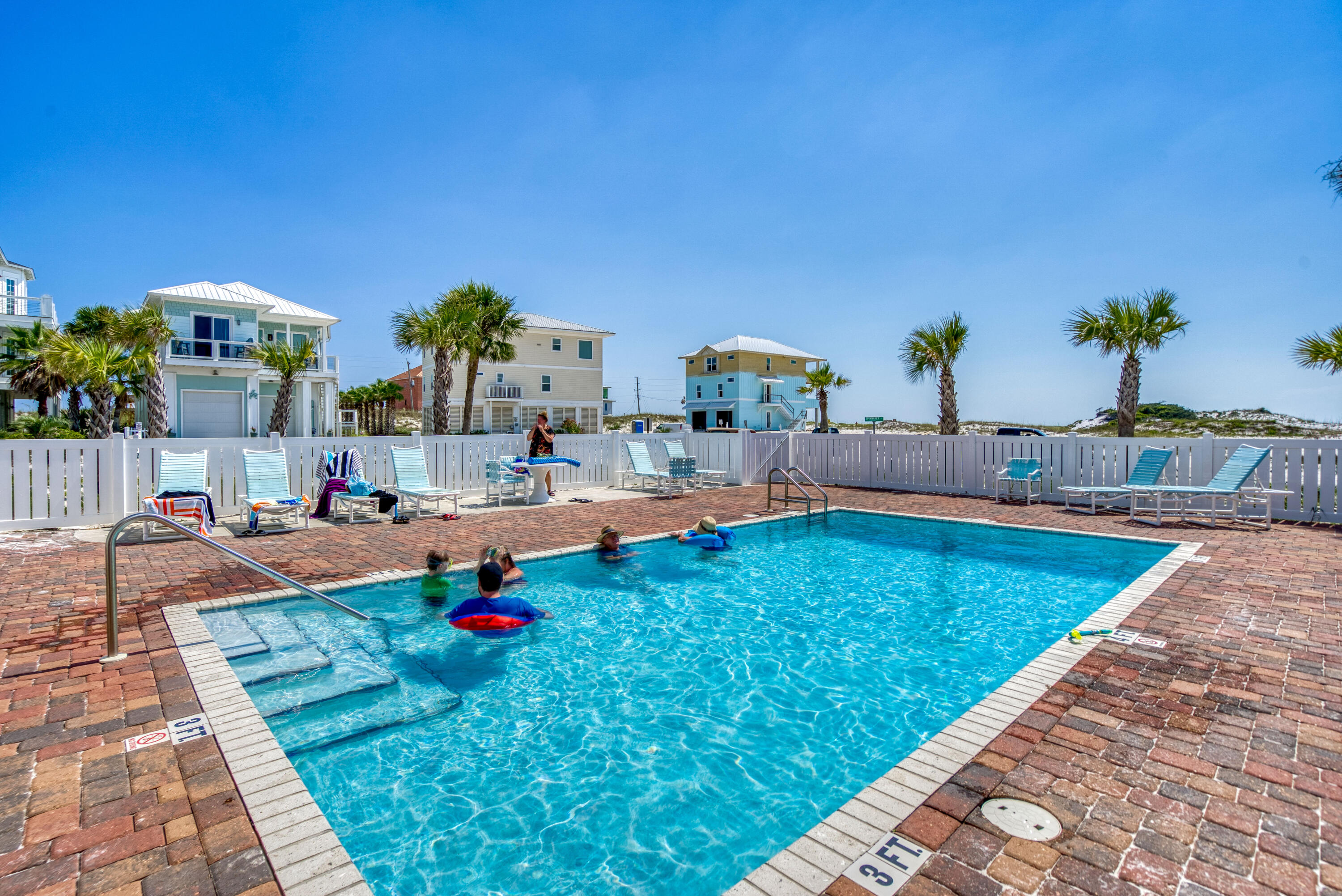 SAILMAKER COVE - Residential