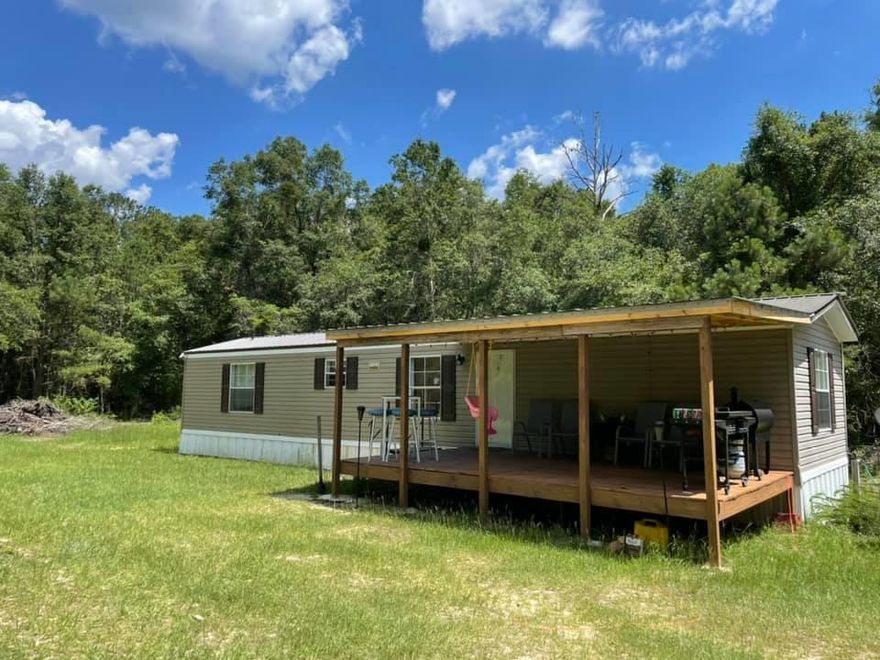 NORTH WALTON COUNTY HOME !Are you looking for a prefect starter home or is it time to downsize? Then look no further. This well maintained home features 2 bedrooms and 2 bathrooms on 2 acres on the North end of Walton County. Call to schedule your showing today.